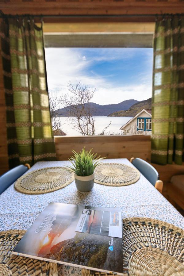 Hotel Nokling & Camping Hjelmeland ภายนอก รูปภาพ
