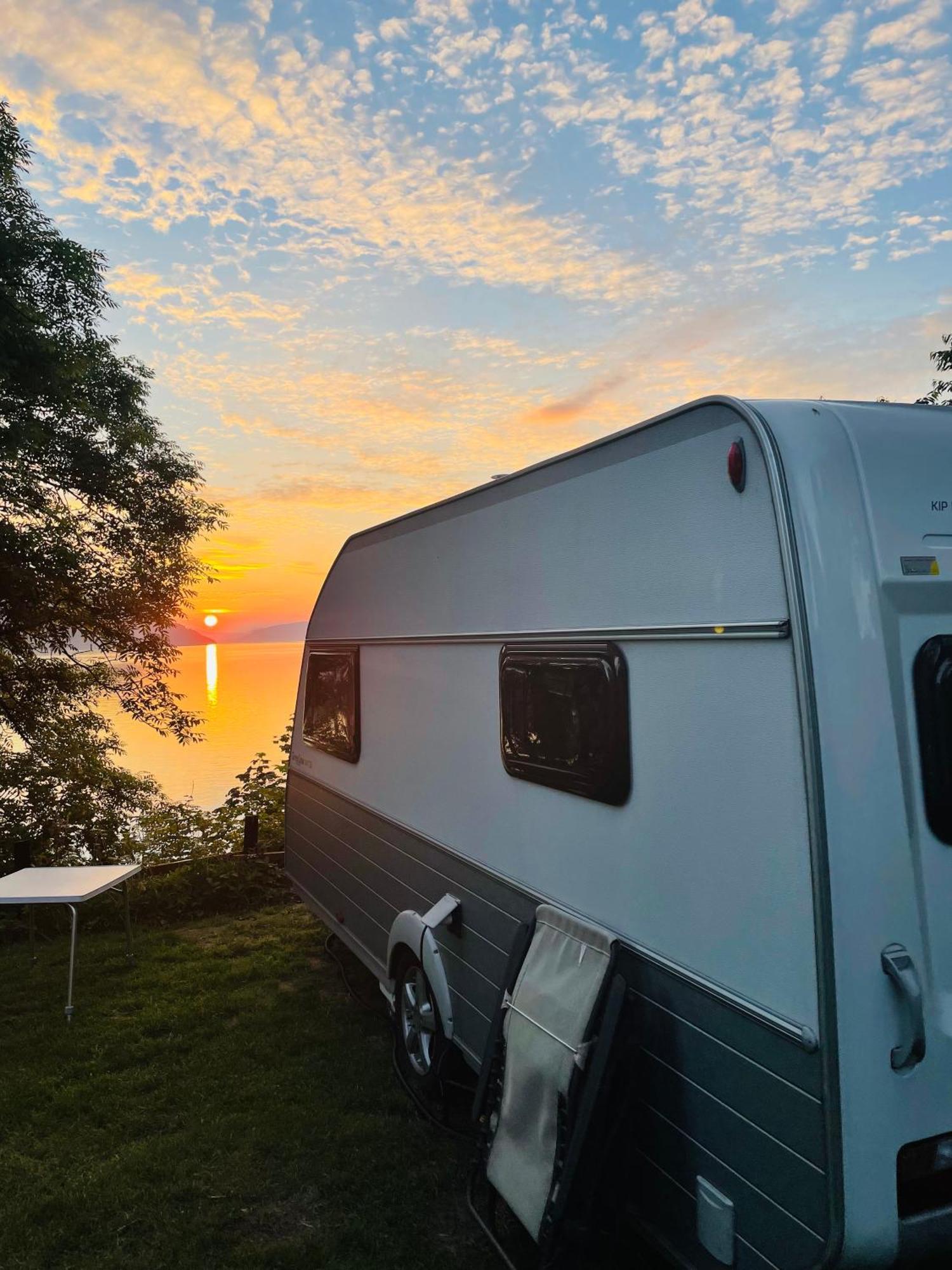 Hotel Nokling & Camping Hjelmeland ภายนอก รูปภาพ