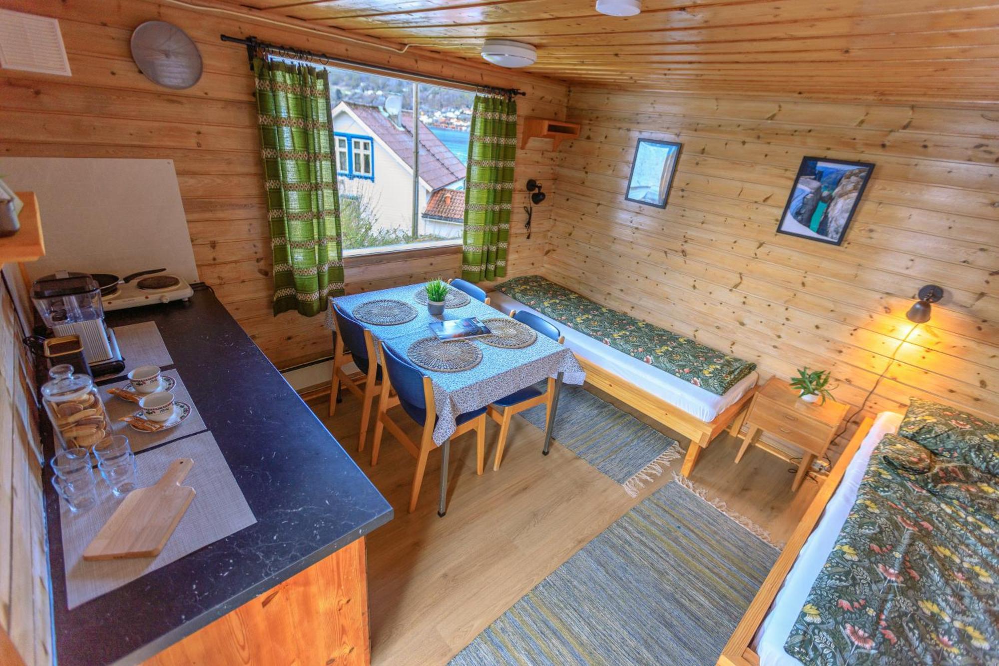 Hotel Nokling & Camping Hjelmeland ภายนอก รูปภาพ